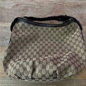 Authentic Gucci bag. In Excellent condition.